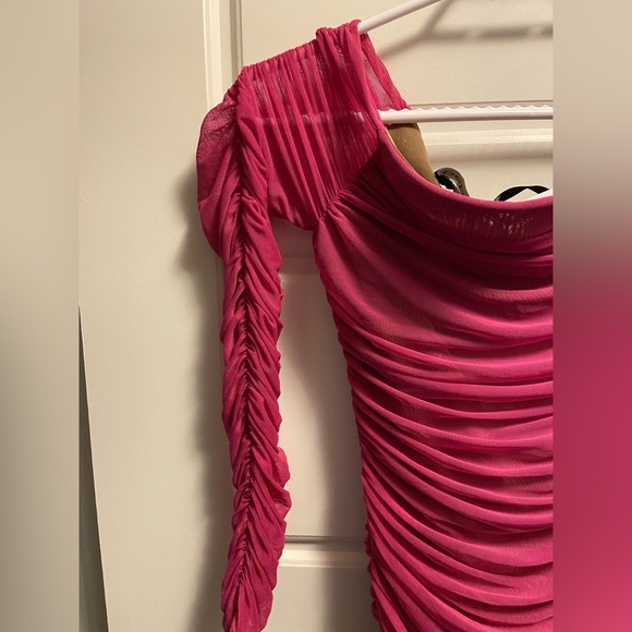 BEBE PINK DRESS SIZE XS (brand new) - Picture 5 of 10